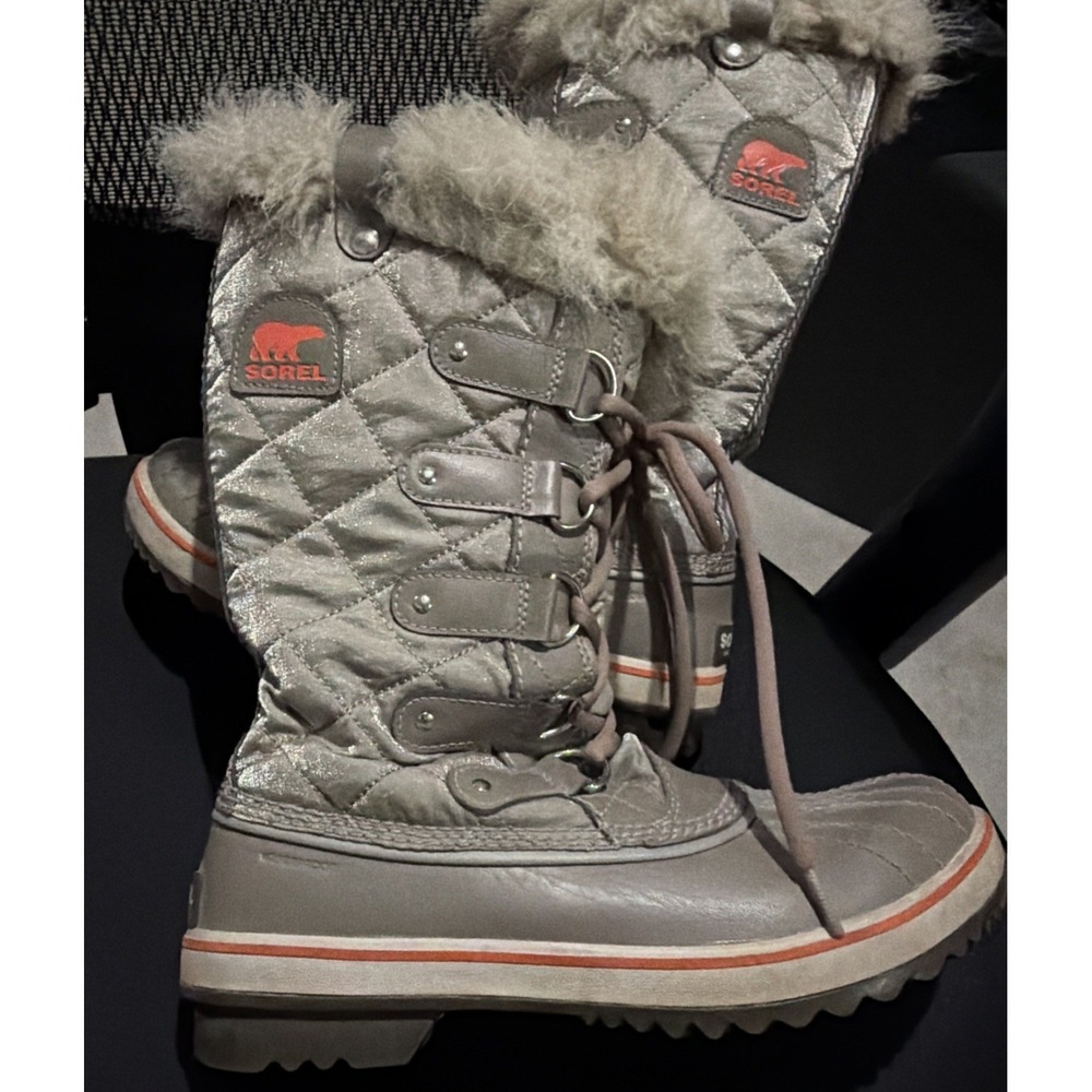 Women's 8.5 Sorel Joan Of Arctic Tofino Snowboot Waterproof Quilted Faux Fur
